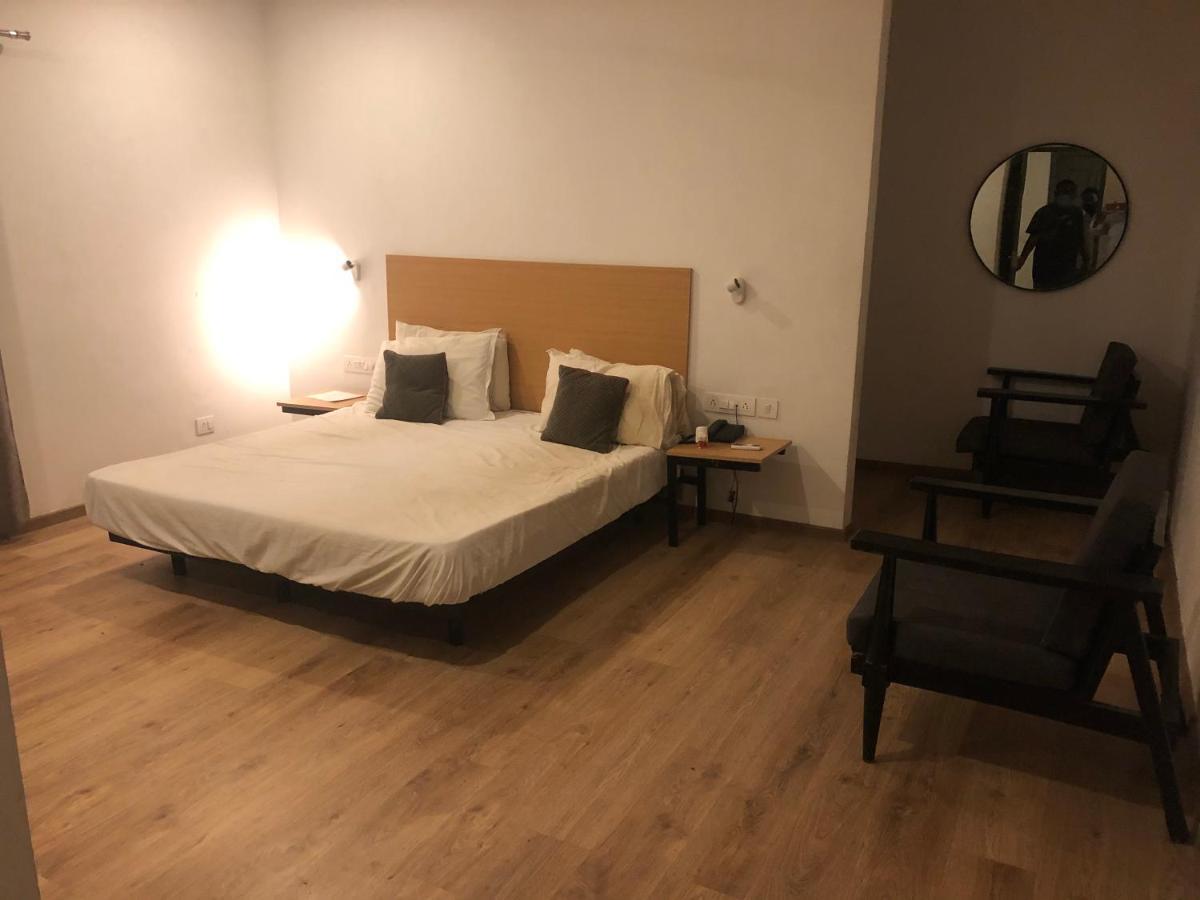 Treetops Inn Chennai Bagian luar foto