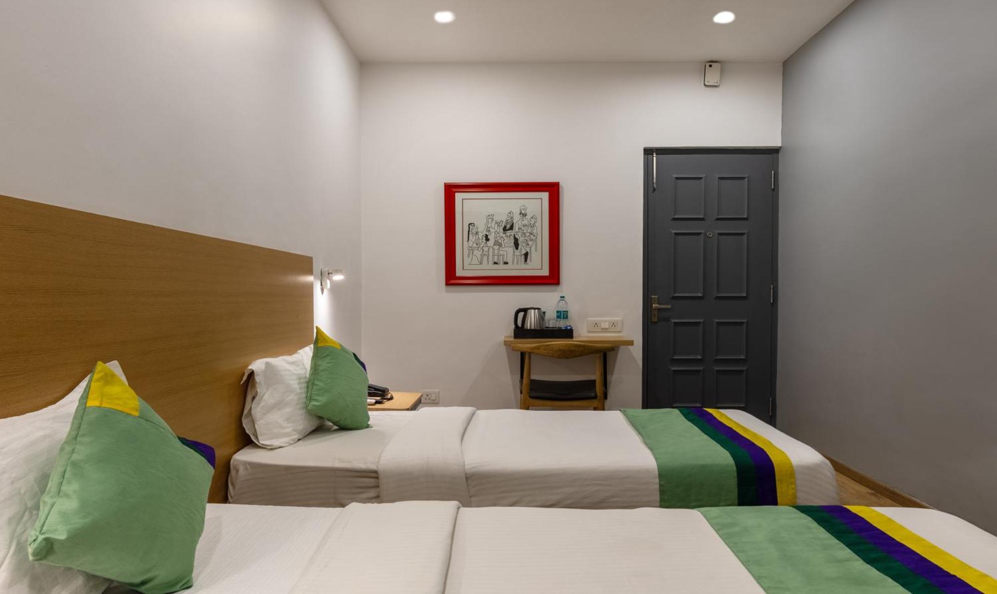 Treetops Inn Chennai Bagian luar foto