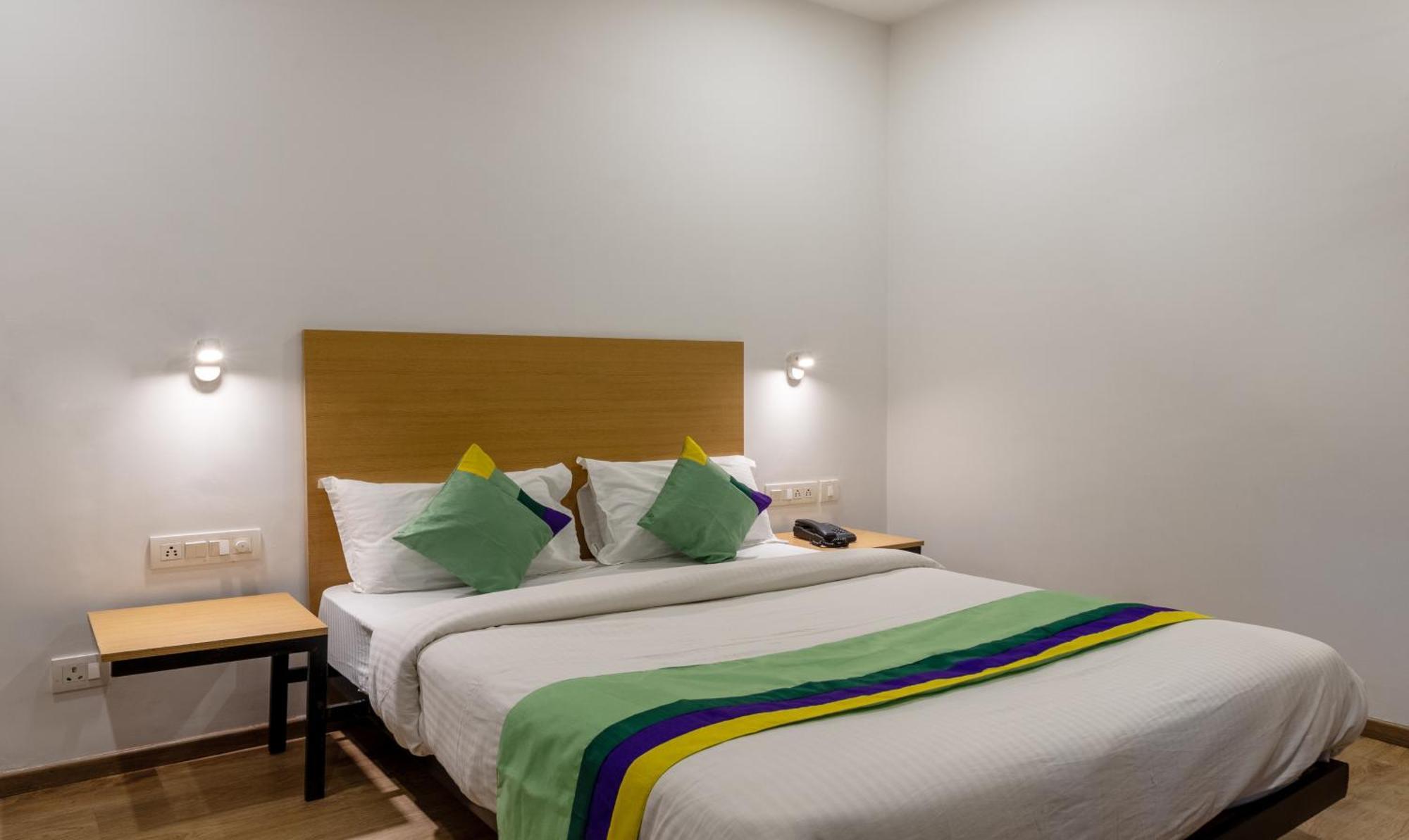 Treetops Inn Chennai Bagian luar foto