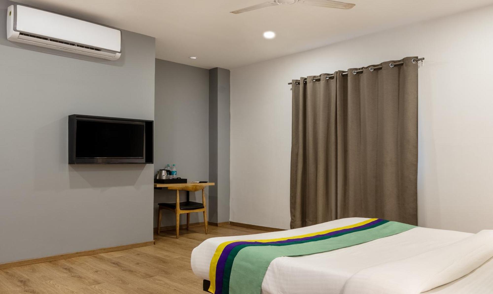 Treetops Inn Chennai Bagian luar foto