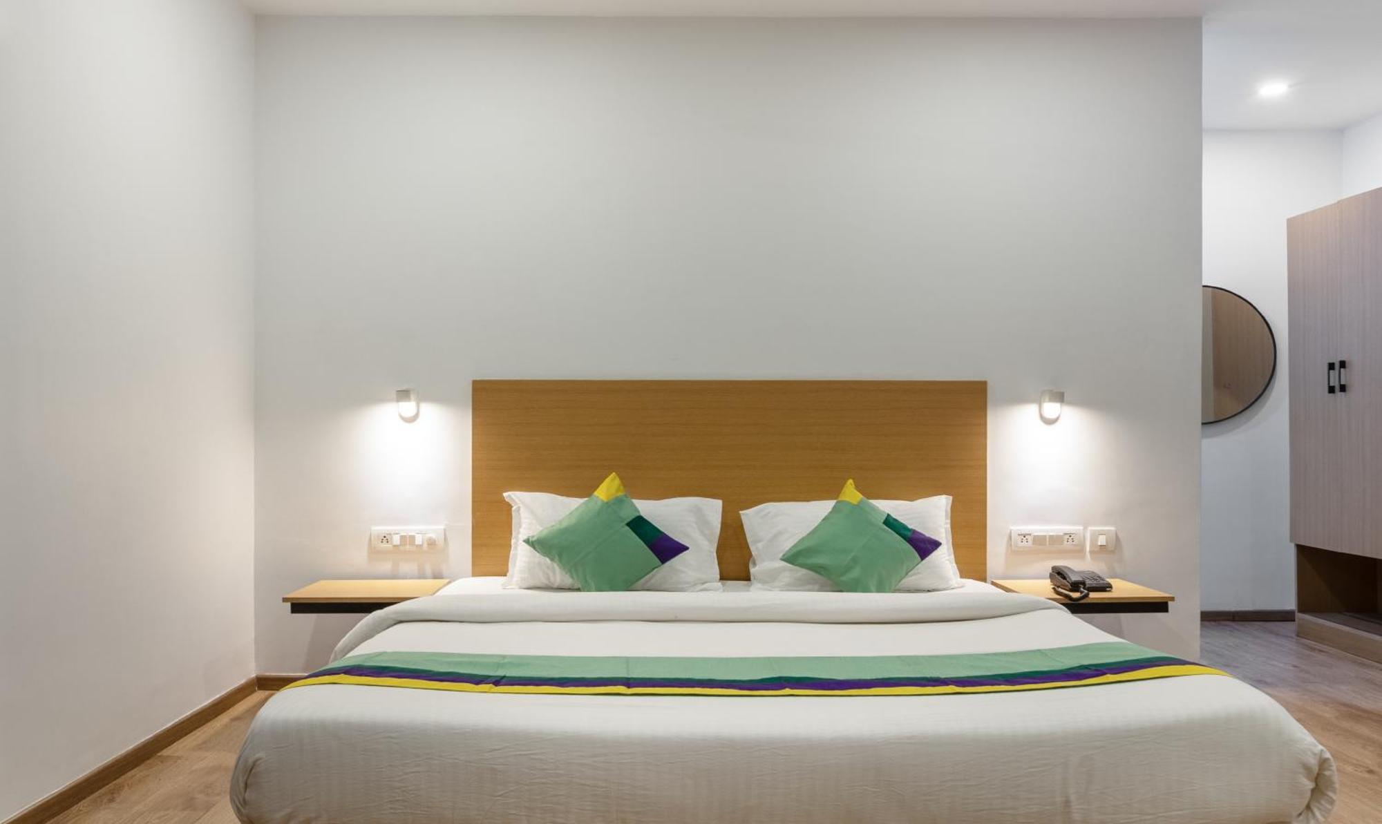 Treetops Inn Chennai Bagian luar foto