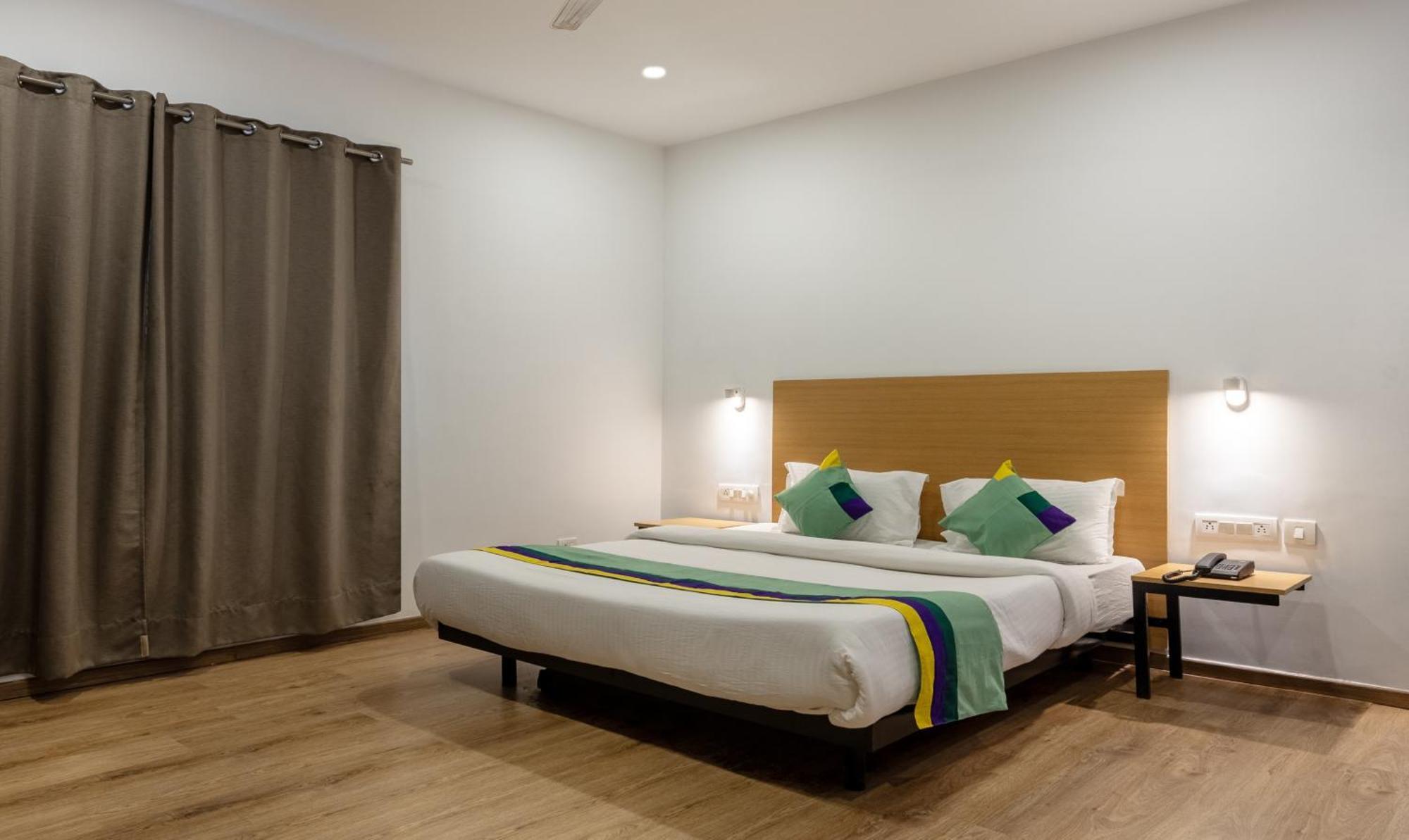 Treetops Inn Chennai Bagian luar foto