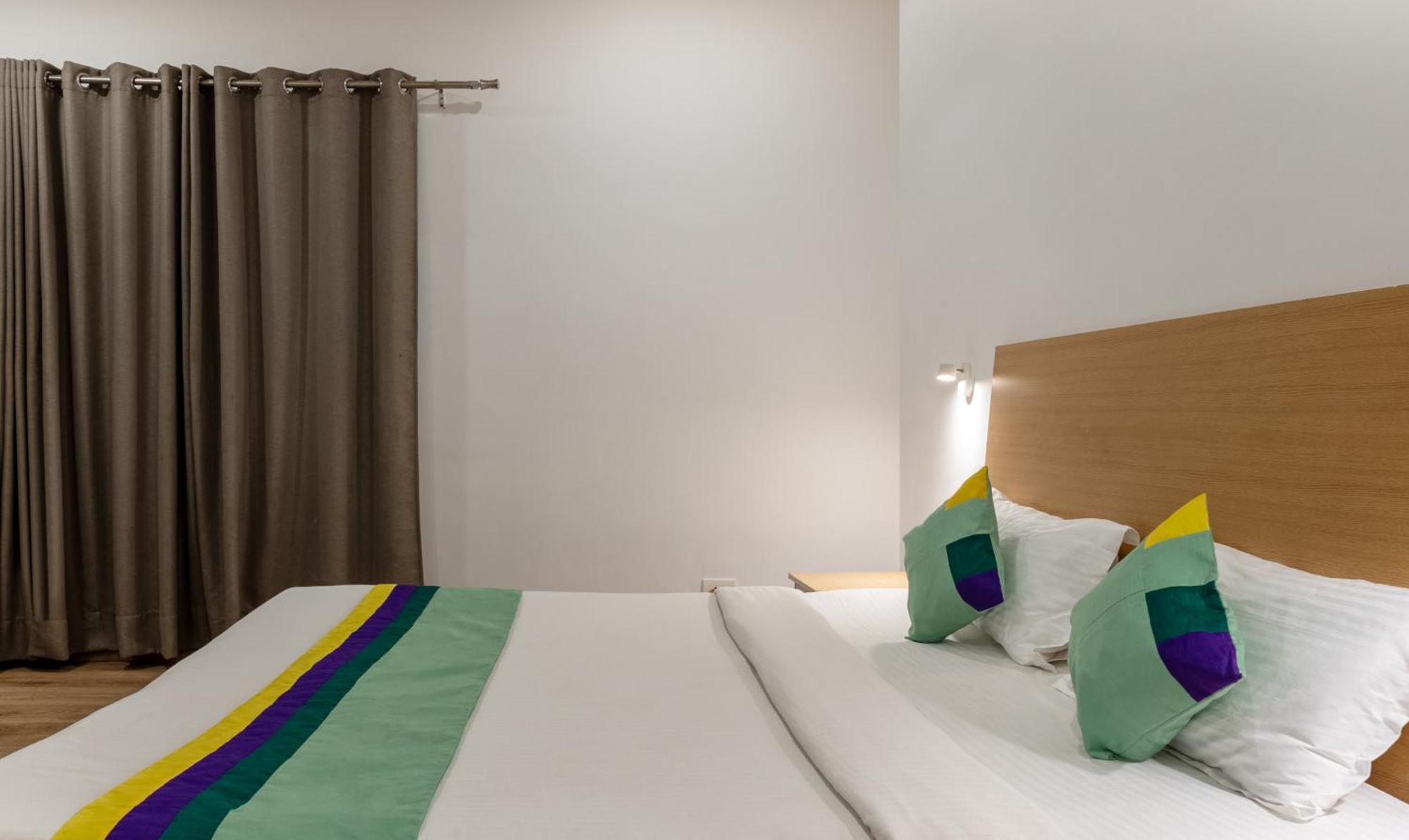 Treetops Inn Chennai Bagian luar foto